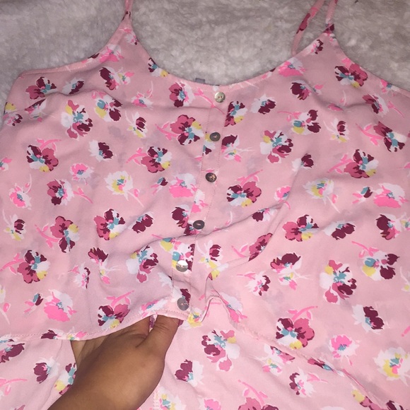 Short in the front cropped top long in the back - Picture 2 of 2